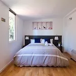 Ayz Javier Cabrini - Auto Check-In Property